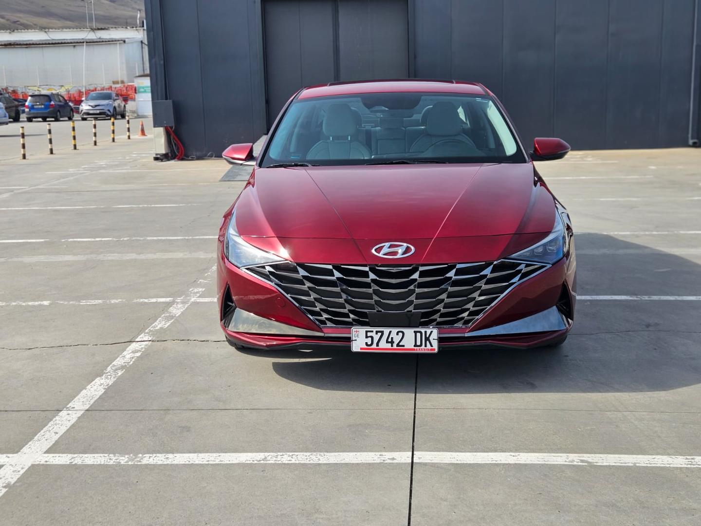 Hyundai Elantra 2023 — photo 2