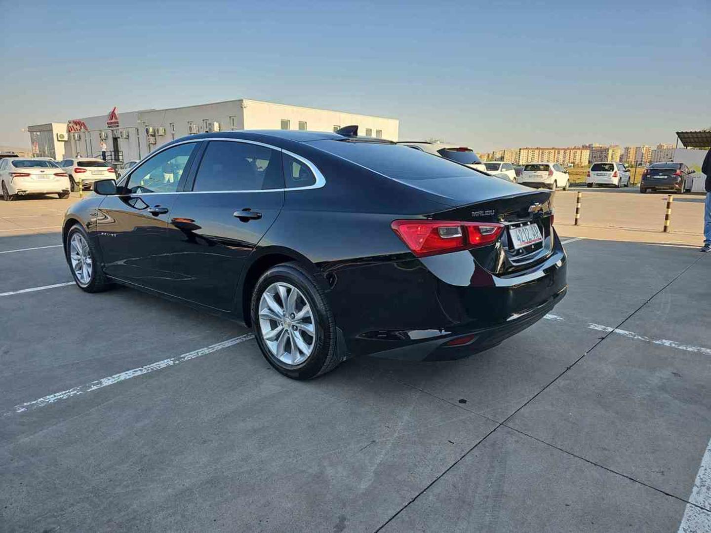 Chevrolet Malibu 2023 — photo 2