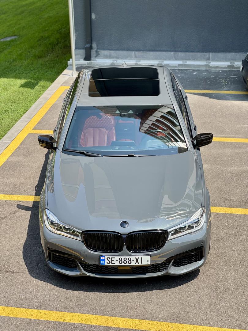BMW 750 2018 — photo 2