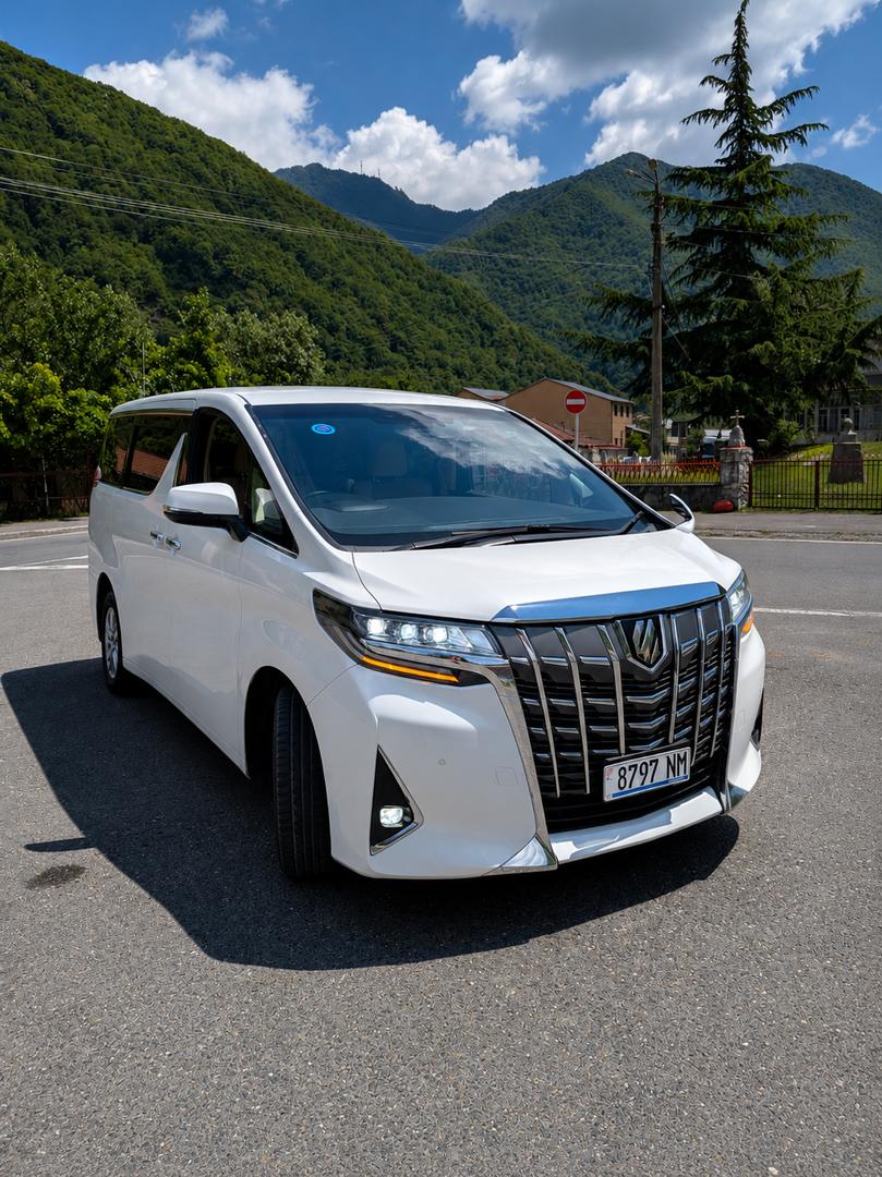 Toyota Alphard 2023 — photo 2
