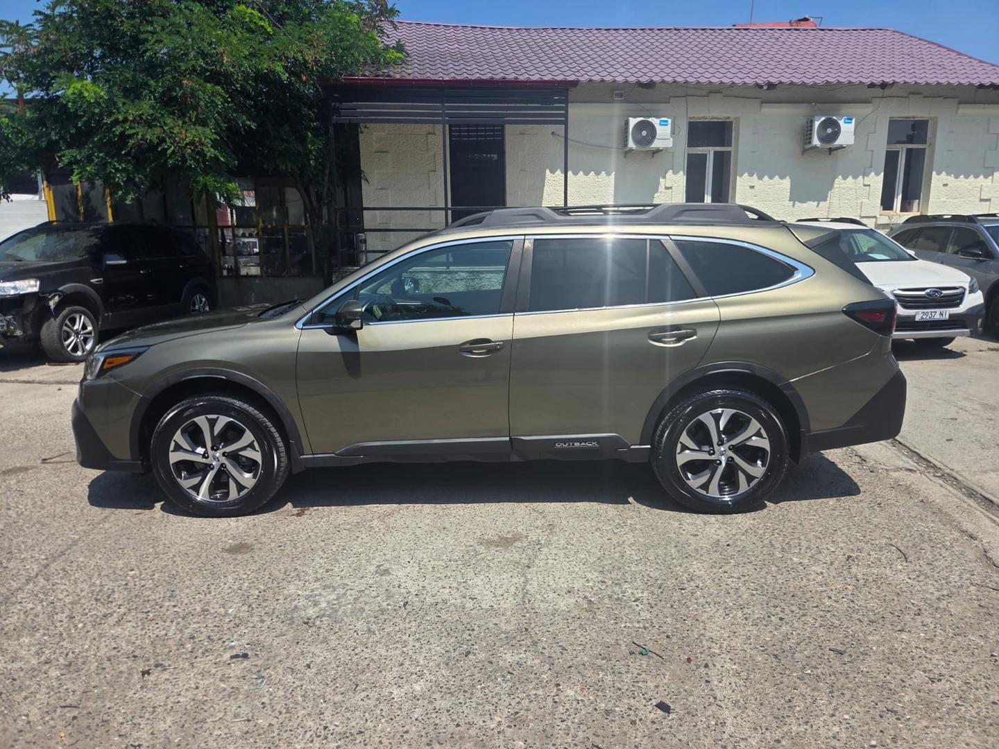 Subaru Outback 2020 — photo 2