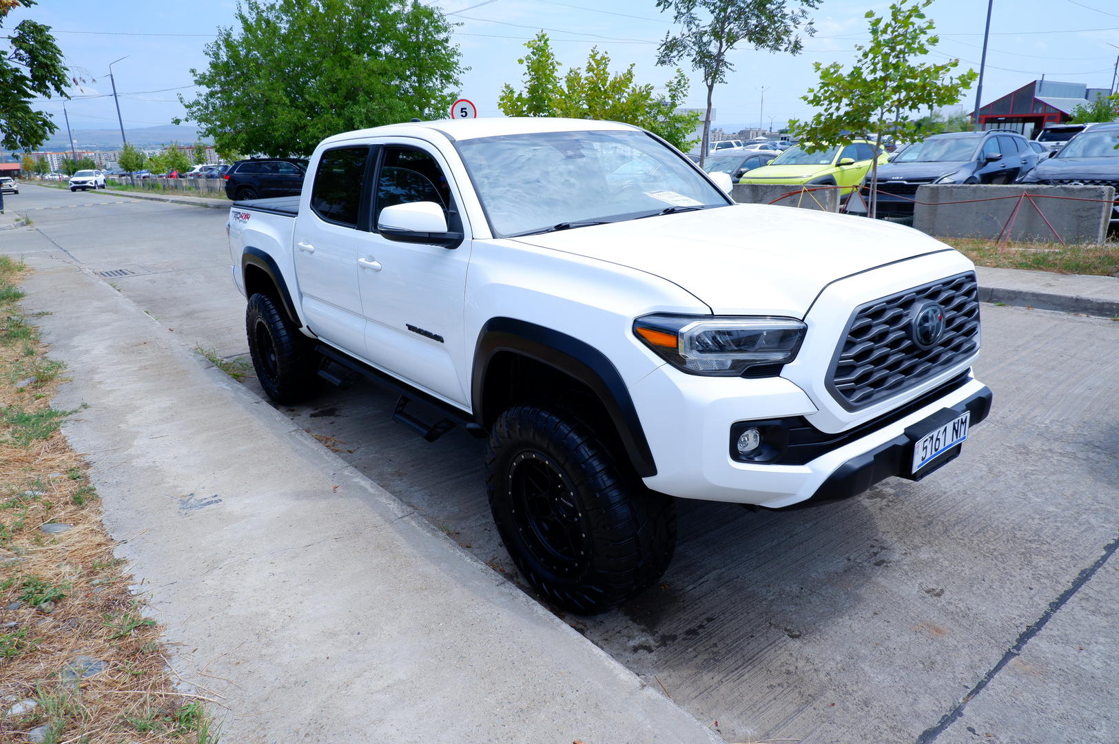Toyota Tacoma 2021 — photo 2