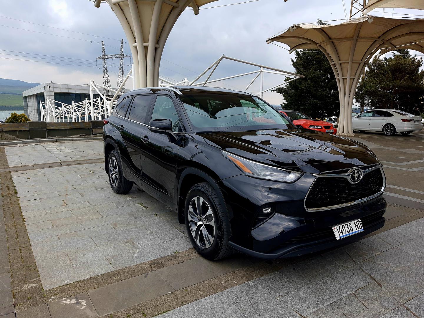Toyota Highlander 2023 — photo 2