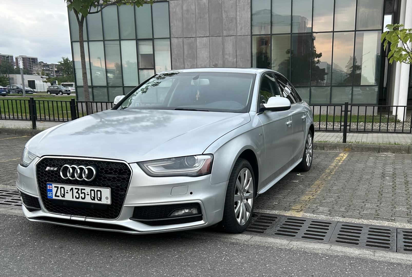 Audi A4 2014 — photo 2