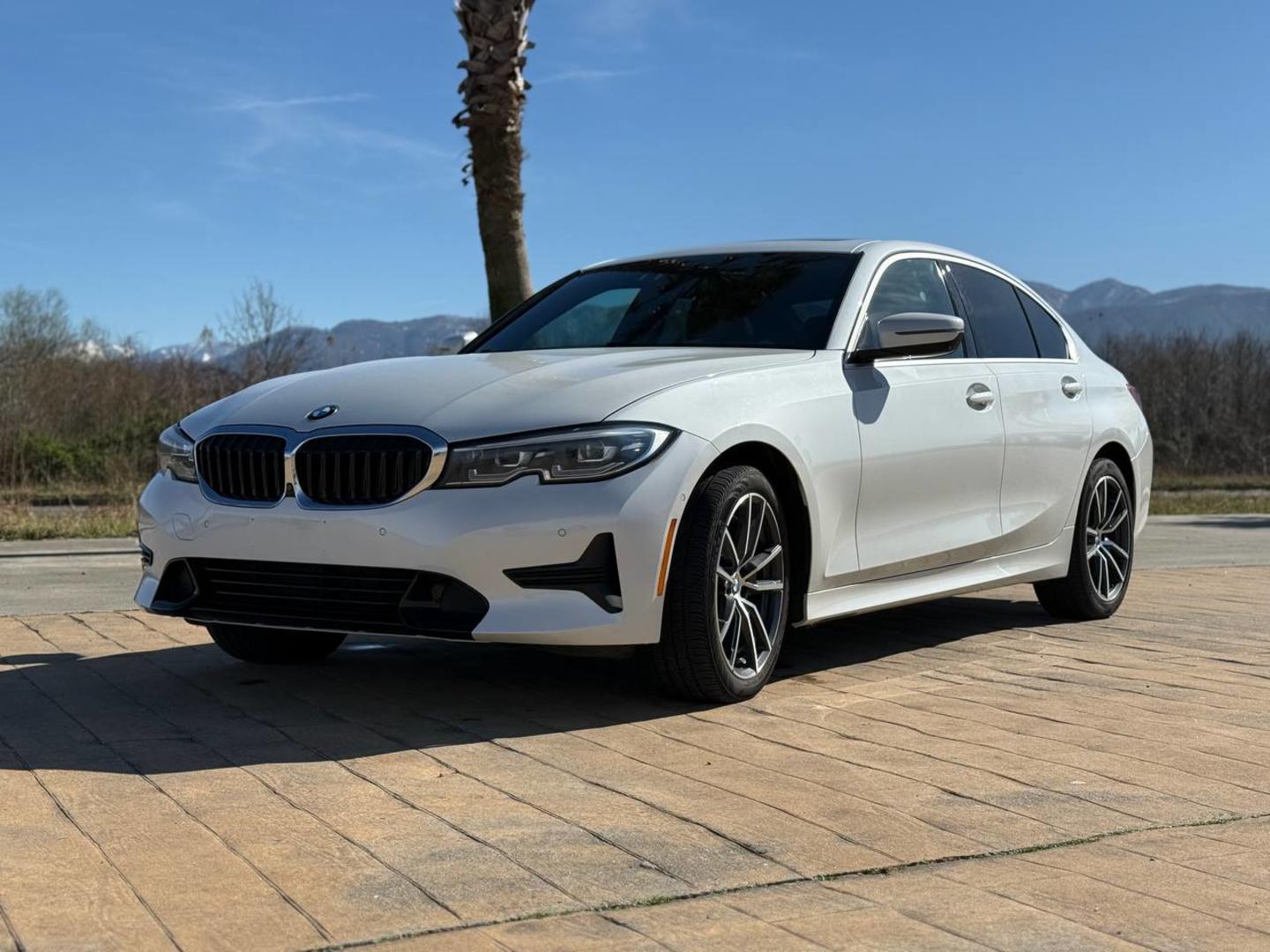 BMW 330 2021 — photo 2
