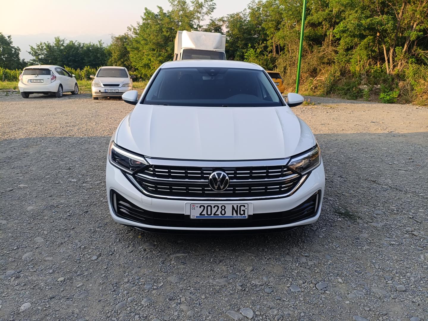 Volkswagen Jetta 2024 — photo 2