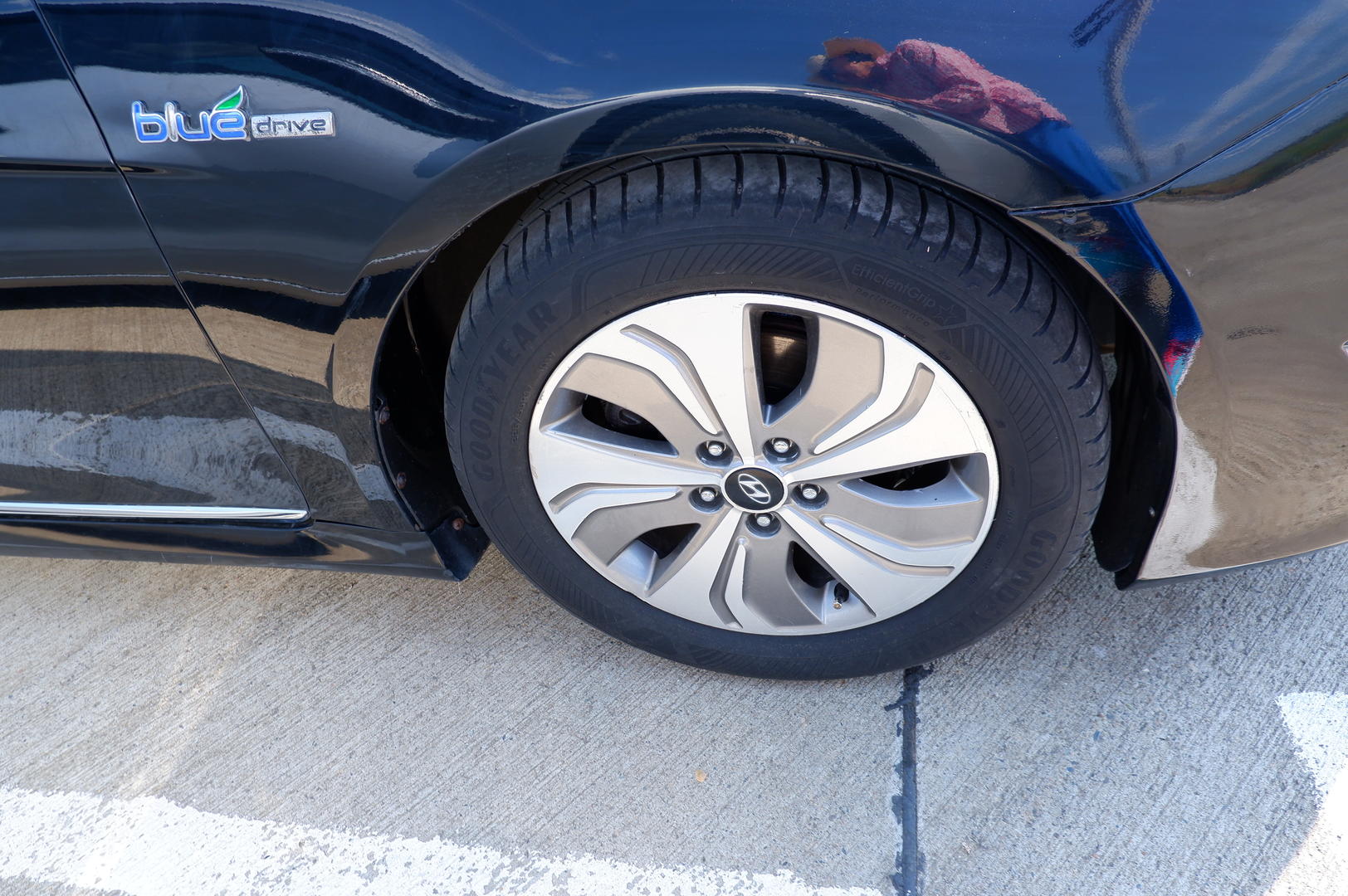Hyundai Sonata 2011 — photo 2