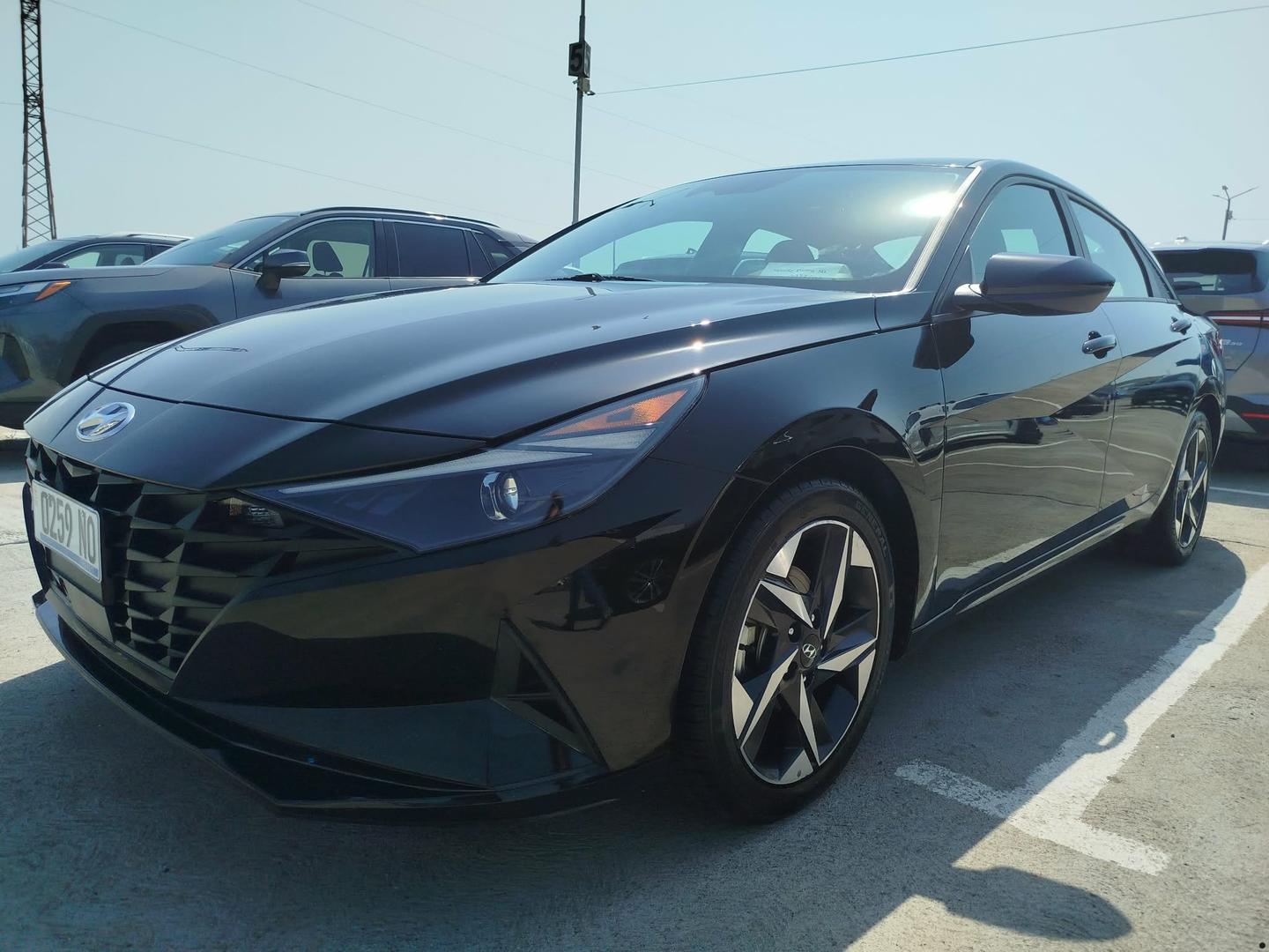 Hyundai Elantra 2023 — photo 2