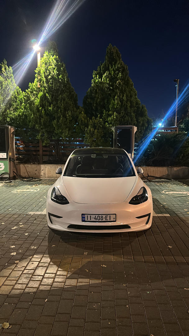 Tesla Model 3 2022 — photo 2