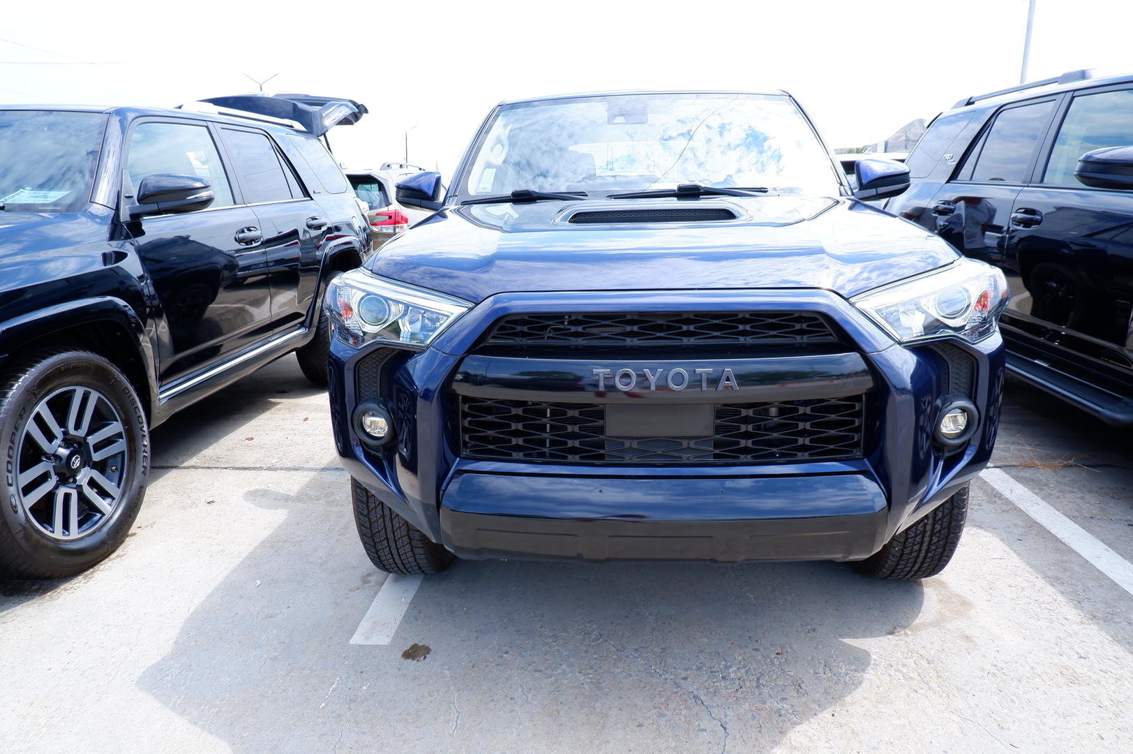 Toyota 4Runner 2021 — photo 2