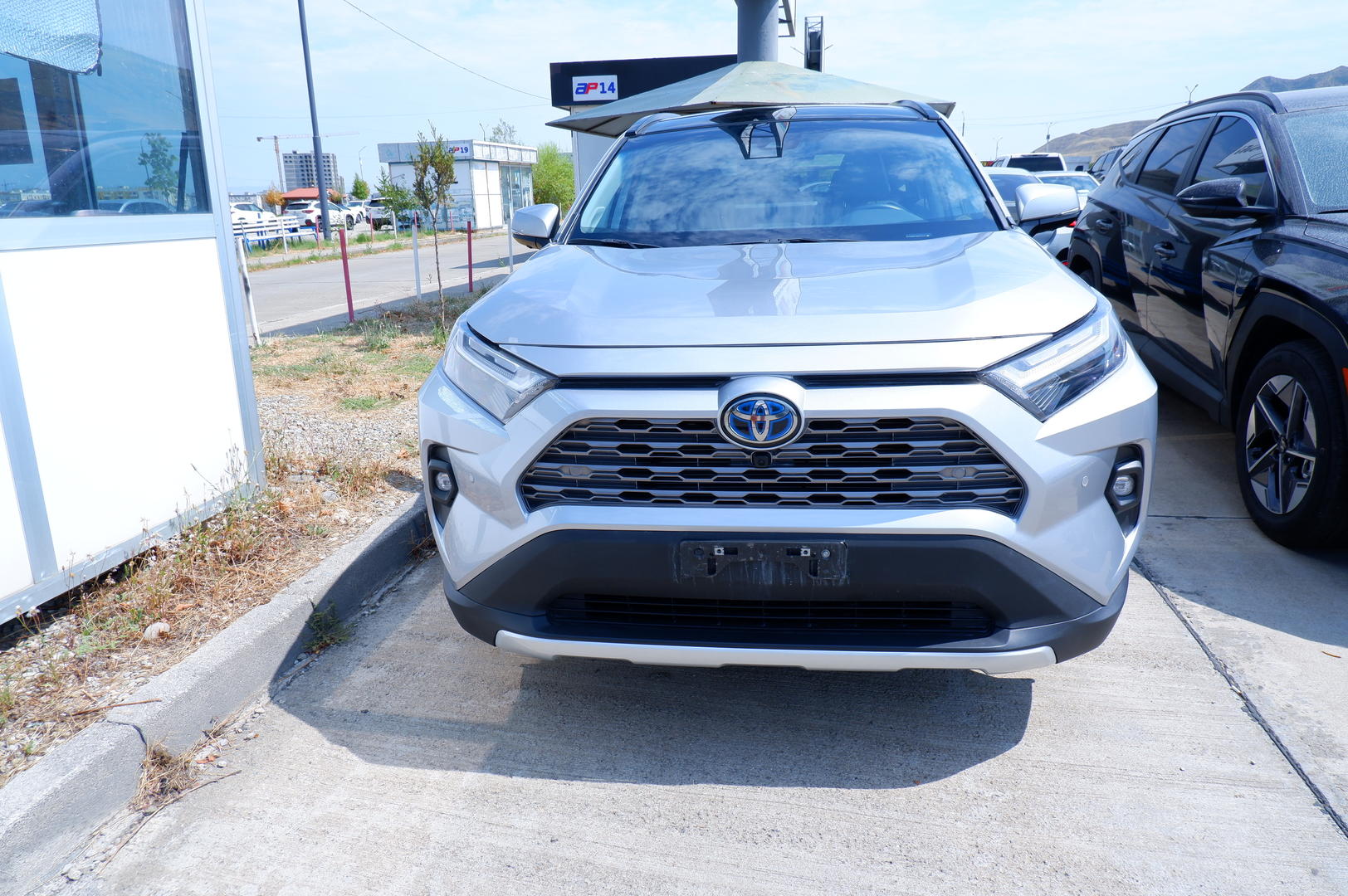 Toyota RAV4 2024 — photo 2