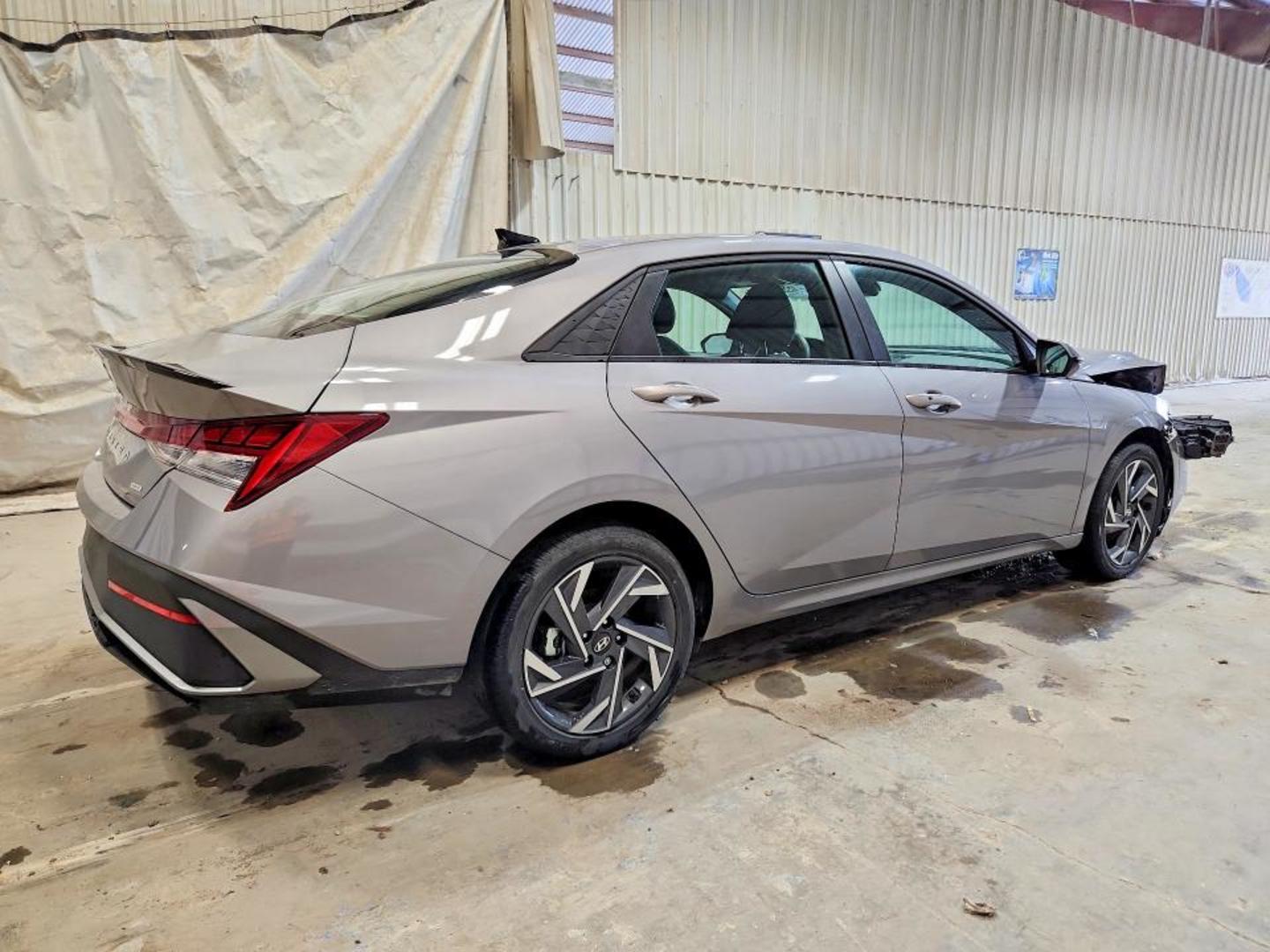 Hyundai Elantra 2025 — photo 2