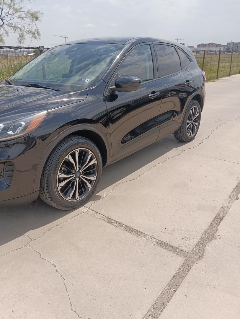 Ford Escape 2022 — photo 2