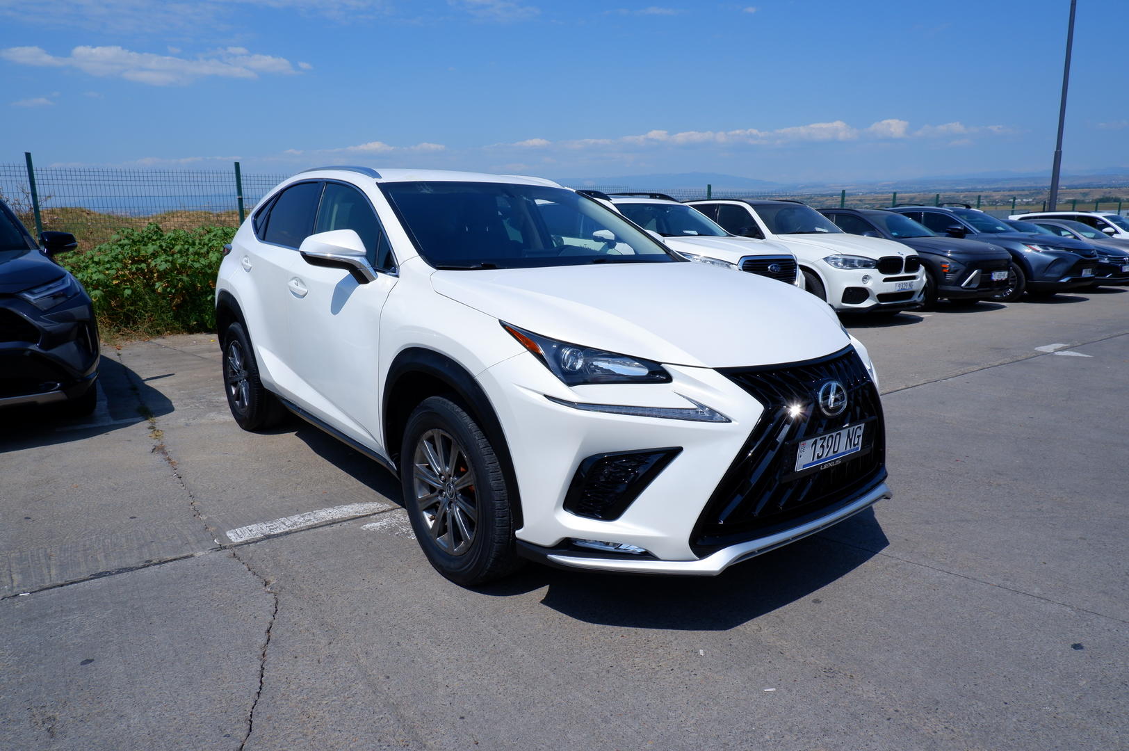 Lexus NX 200 2017 — photo 2
