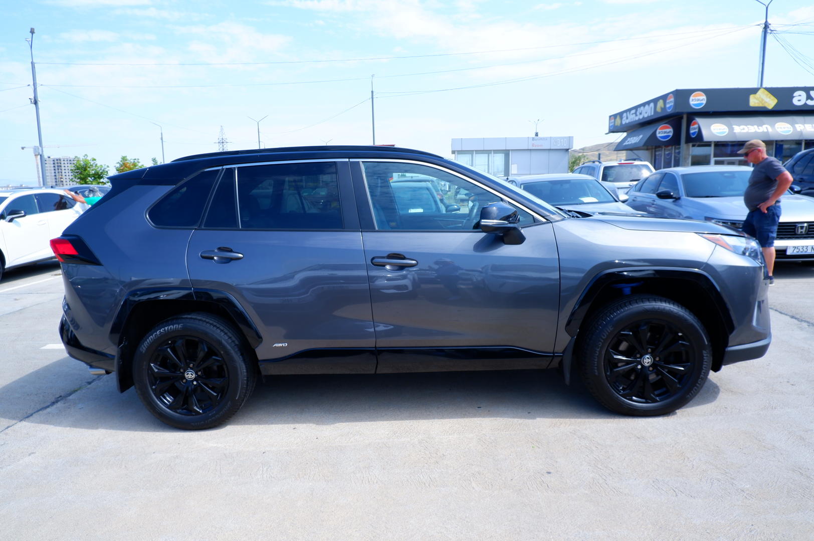 Toyota RAV4 2022 — photo 2