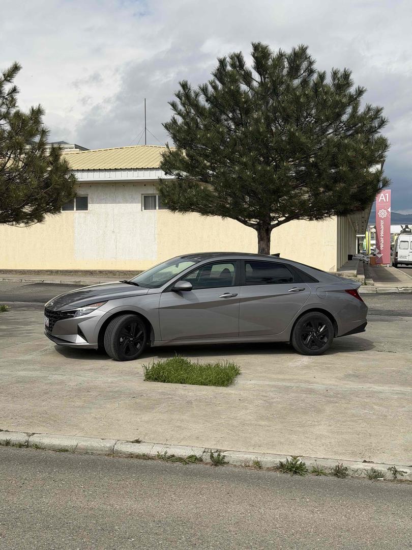 Hyundai Elantra 2023 — photo 2