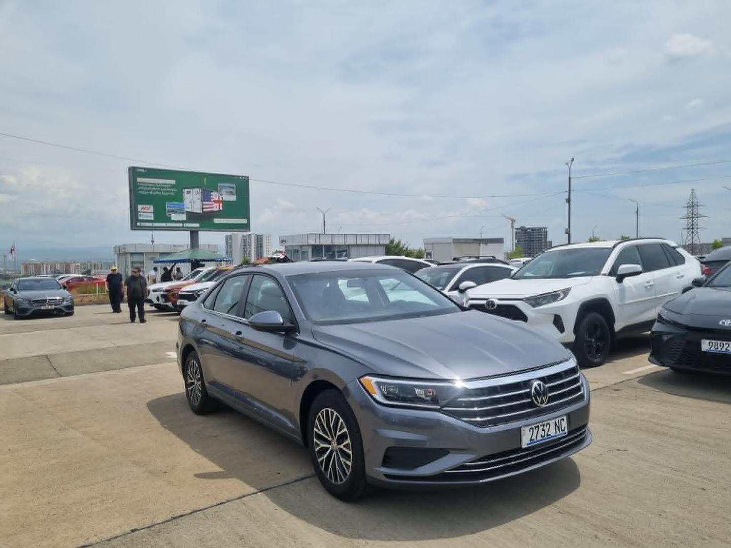 Volkswagen Jetta 2021 — photo 2