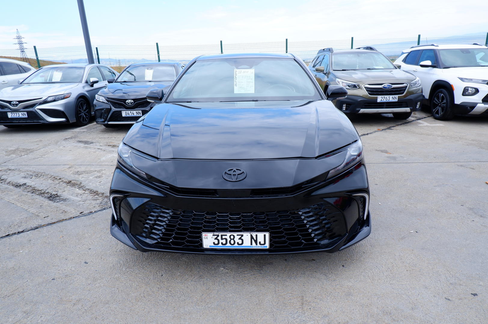 Toyota Camry 2025 — photo 2