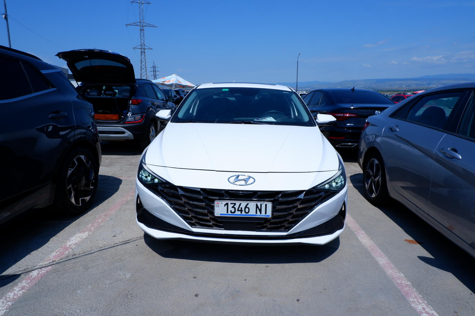 Hyundai Elantra 2022 — photo 2