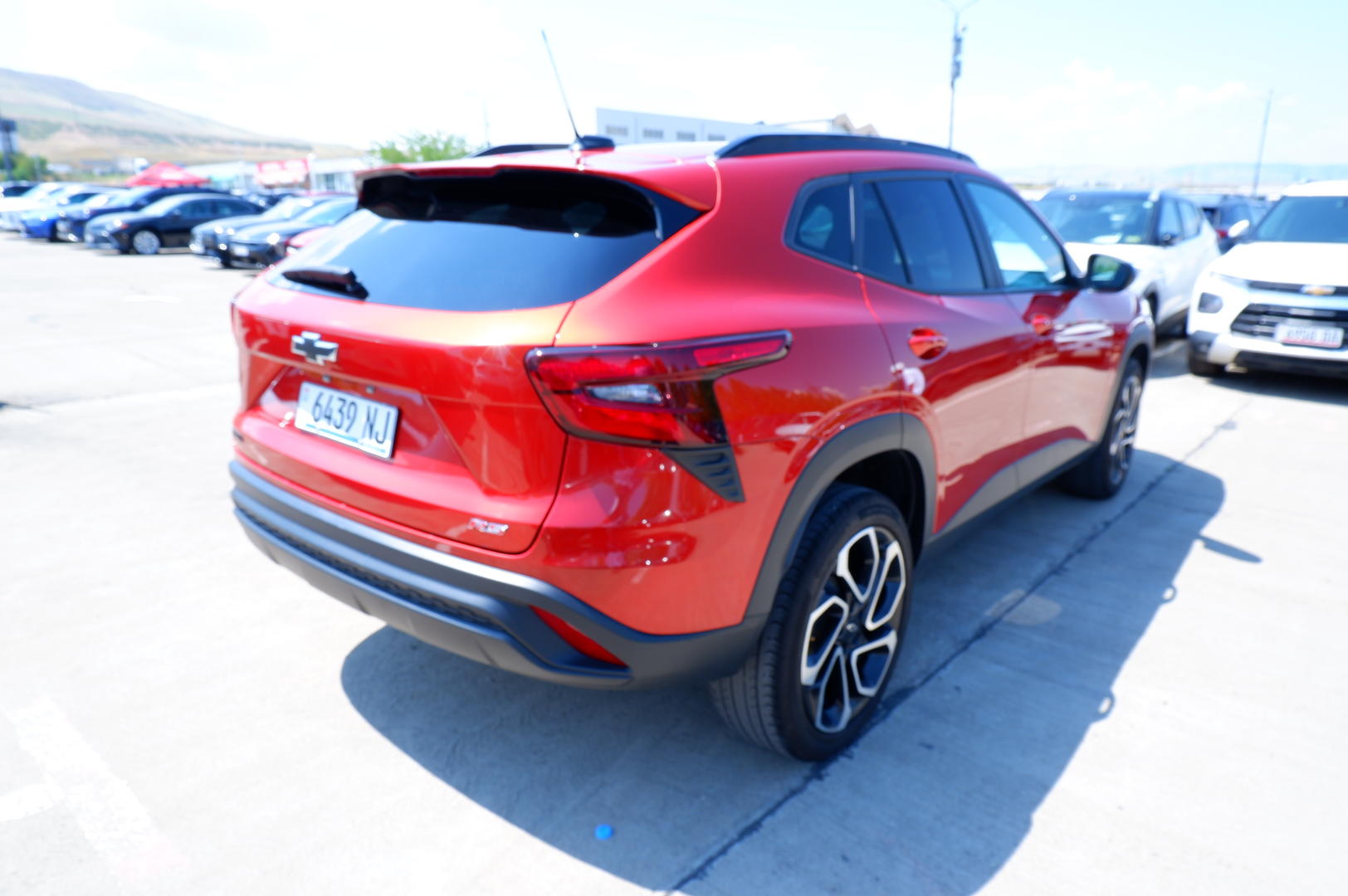 Chevrolet Trax 2023 — photo 2