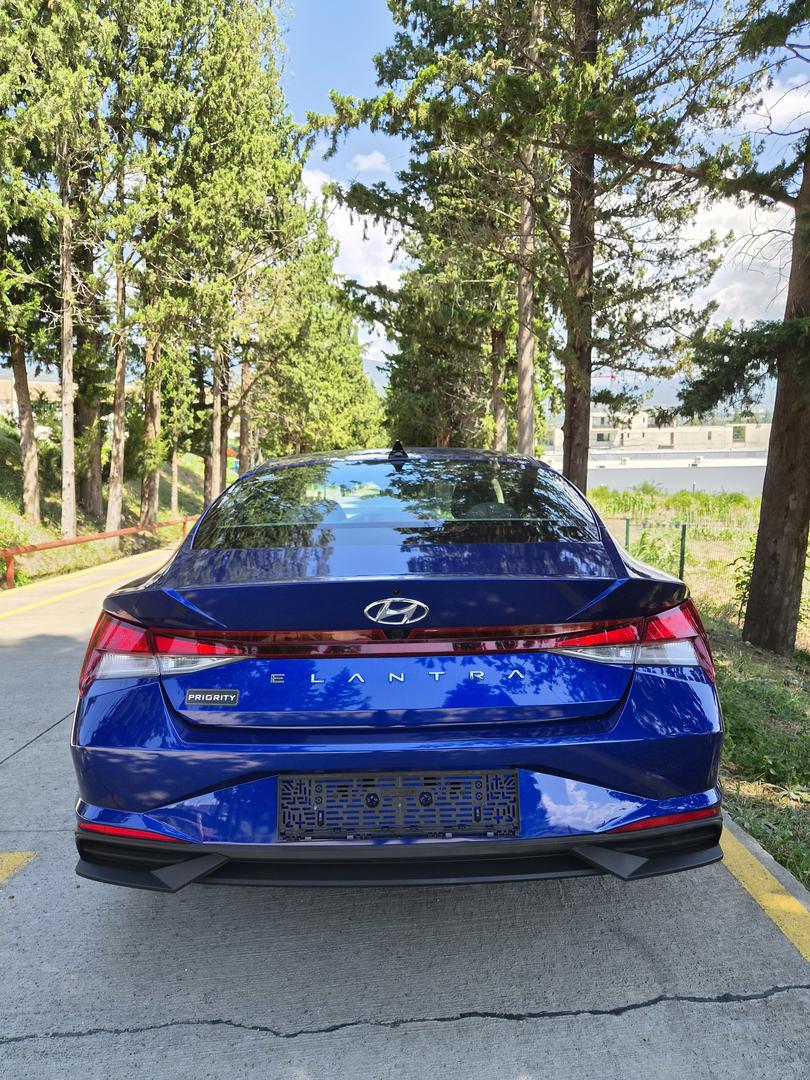 Hyundai Elantra 2023 — photo 2