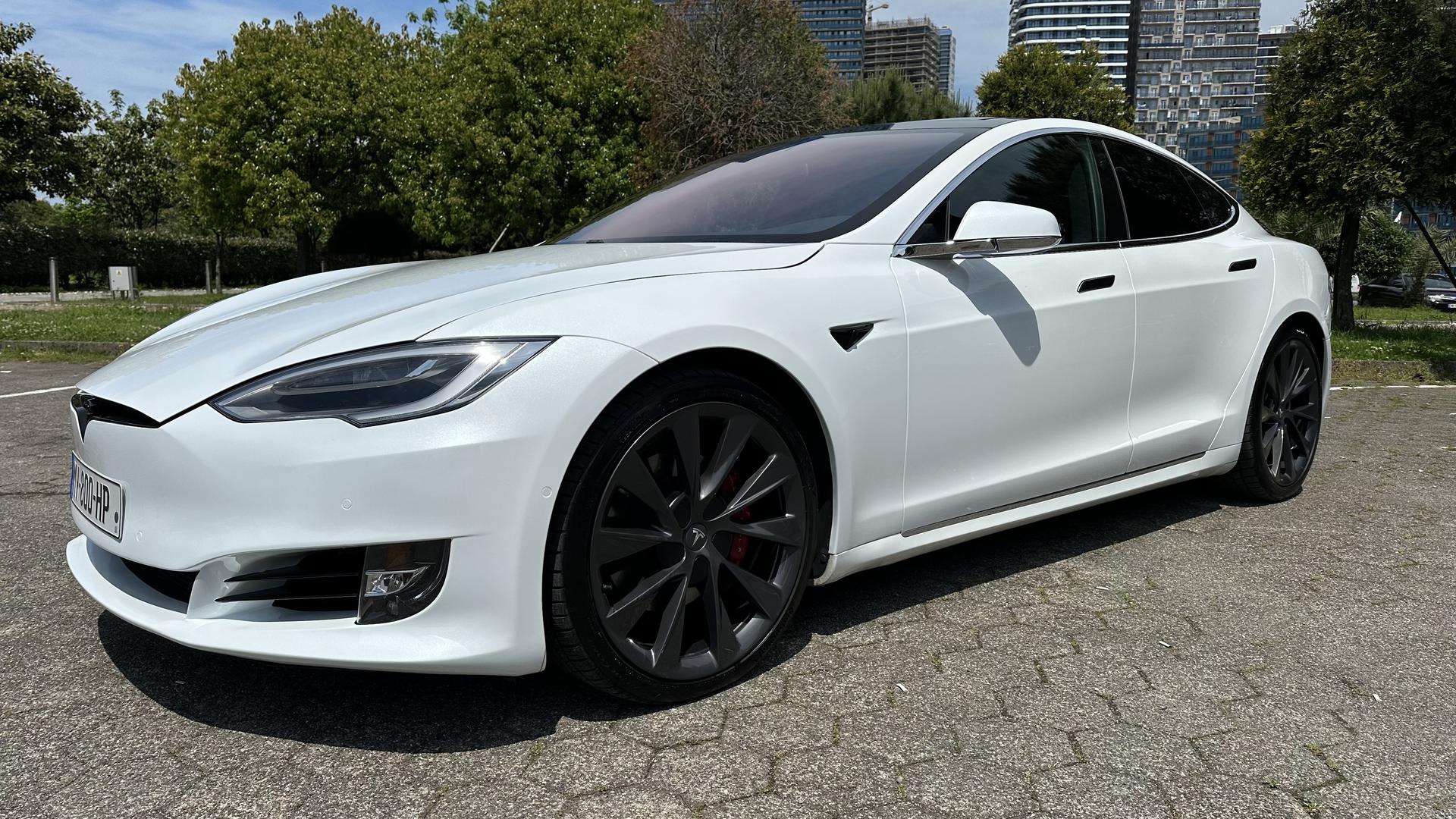 Tesla Model S 2018 — photo 2