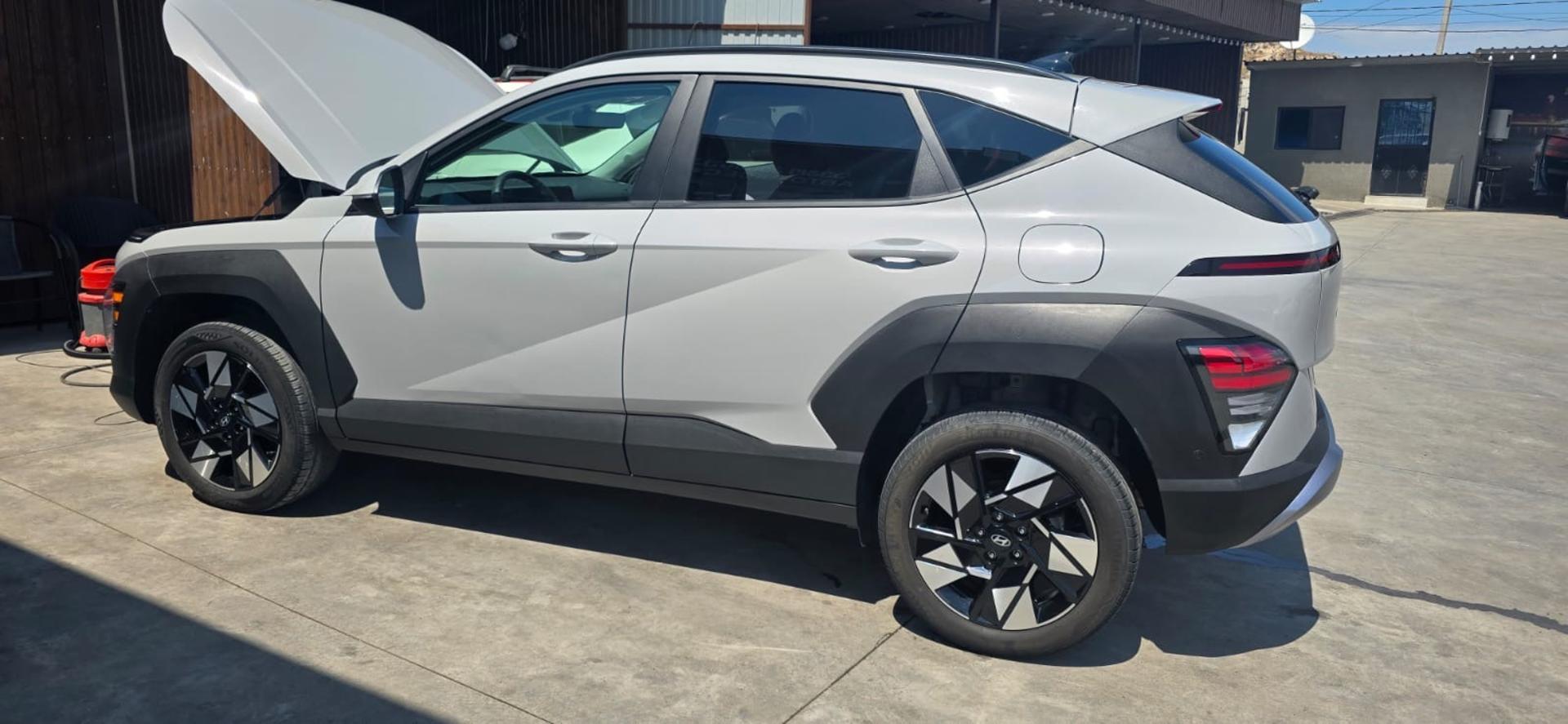 Hyundai Kona 2023 — photo 2