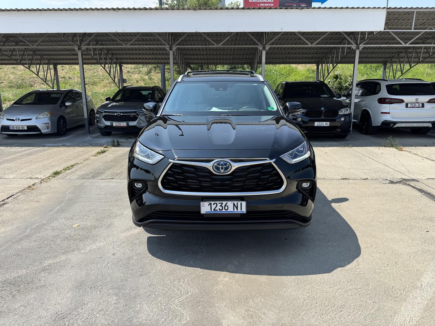 Toyota Highlander 2022 — photo 2