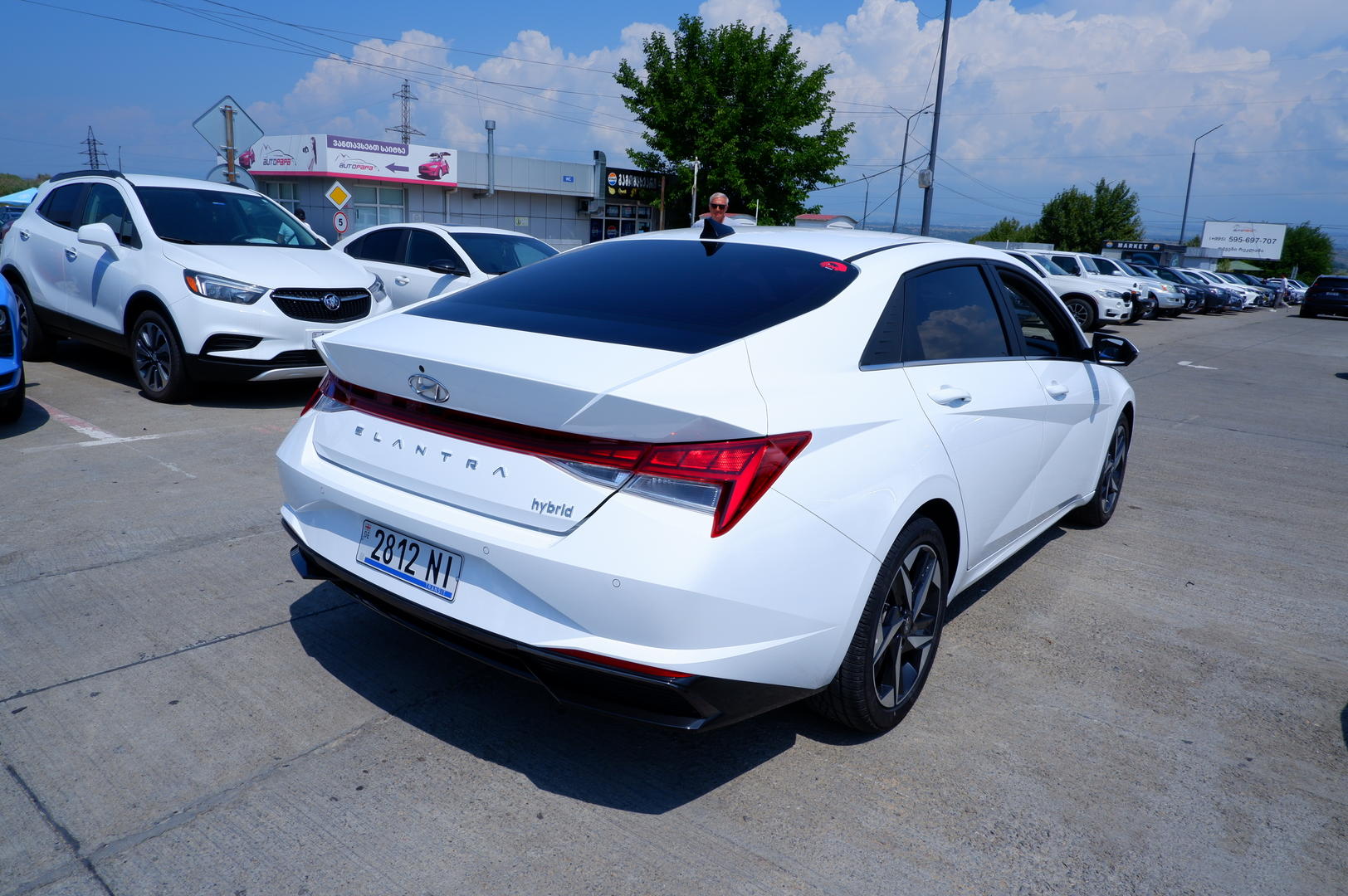 Hyundai Elantra 2023 — photo 2