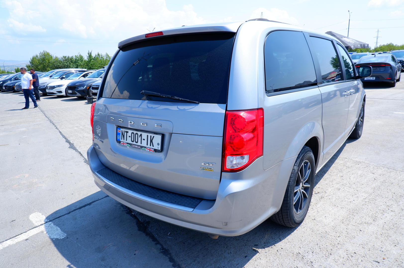 Dodge Grand Caravan 2018 — photo 2