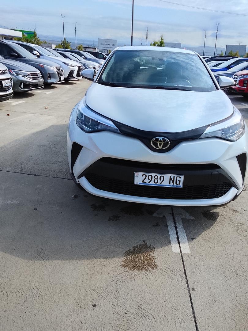 Toyota C-HR 2022 — photo 2