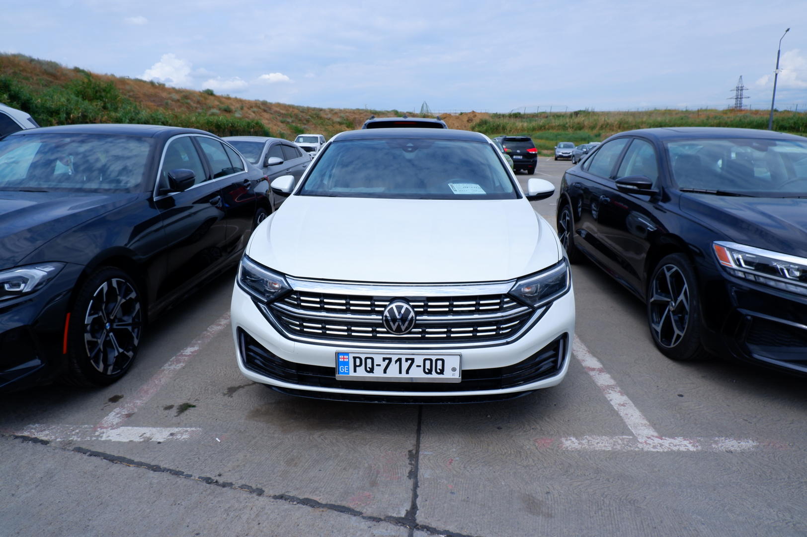 Volkswagen Jetta 2023 — photo 2