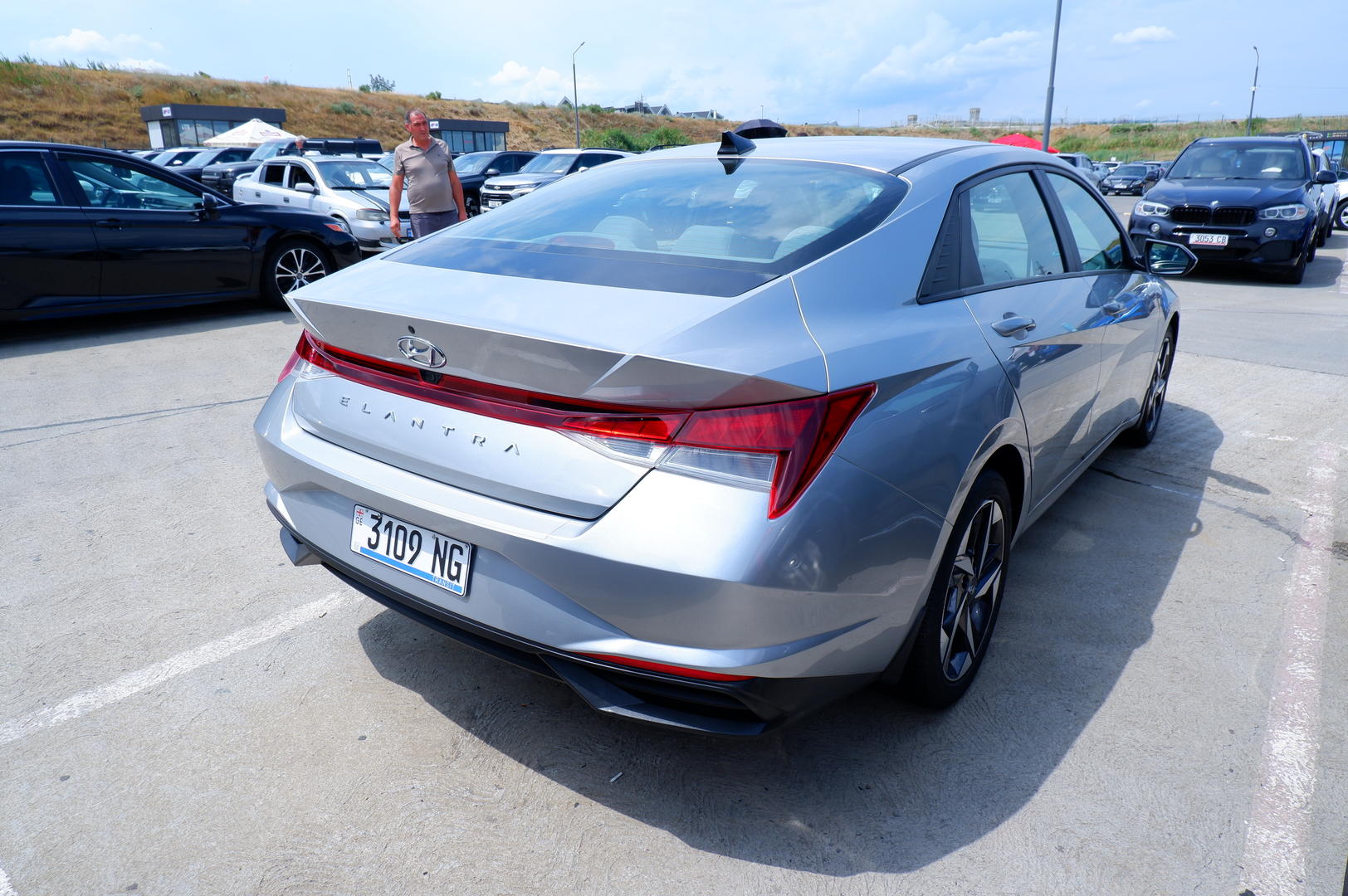 Hyundai Elantra 2022 — photo 2