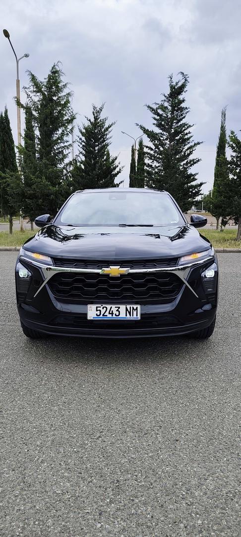 Chevrolet Trax 2023 — photo 2