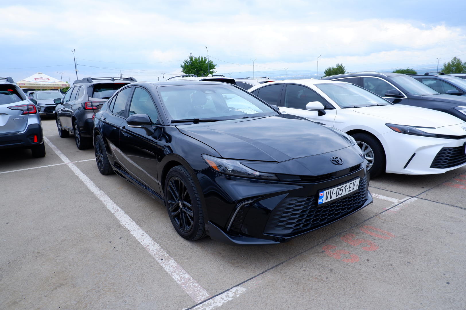 Toyota Camry 2025 — photo 2