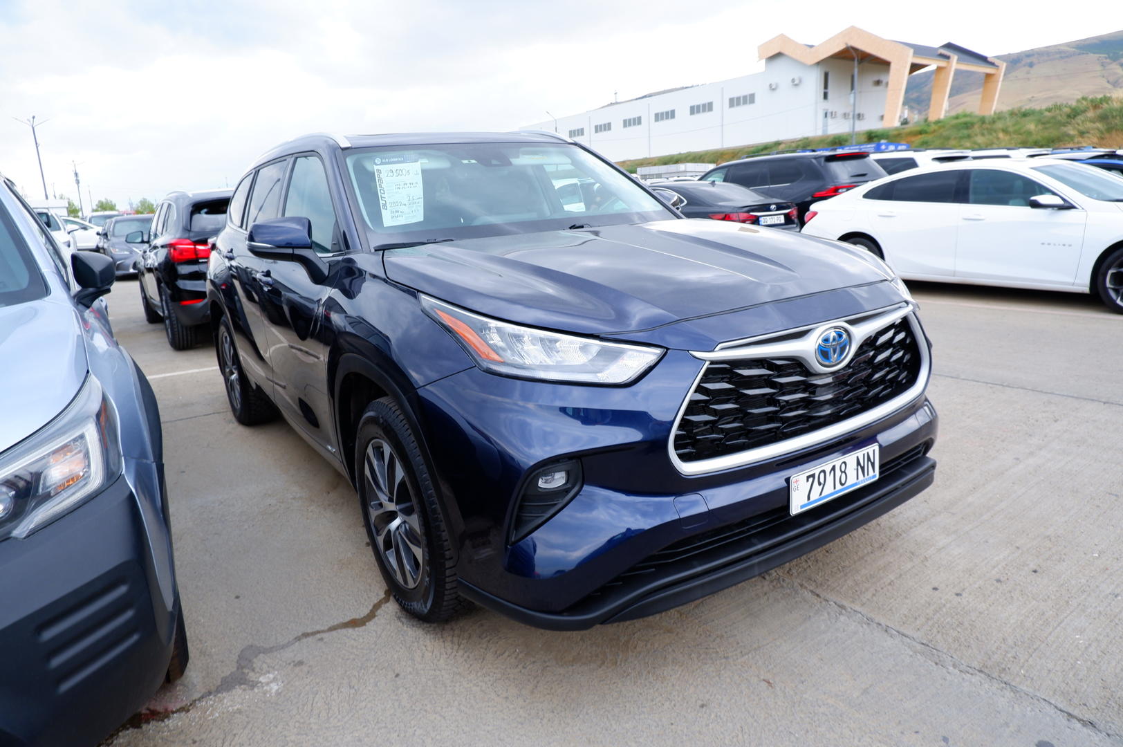 Toyota Highlander 2022 — photo 2