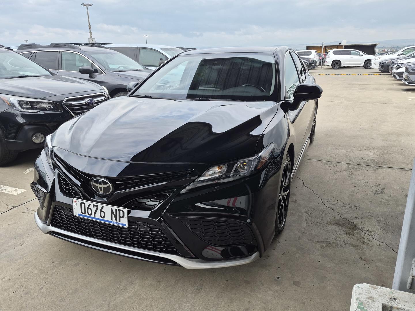 Toyota Camry 2020 — photo 2