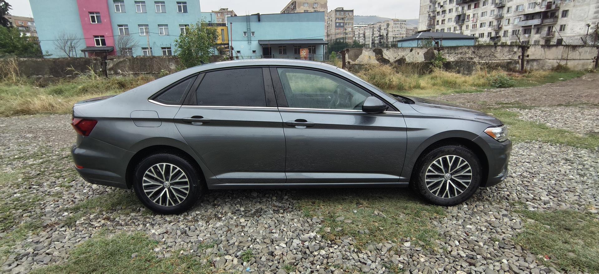 Volkswagen Jetta 2021 — photo 2