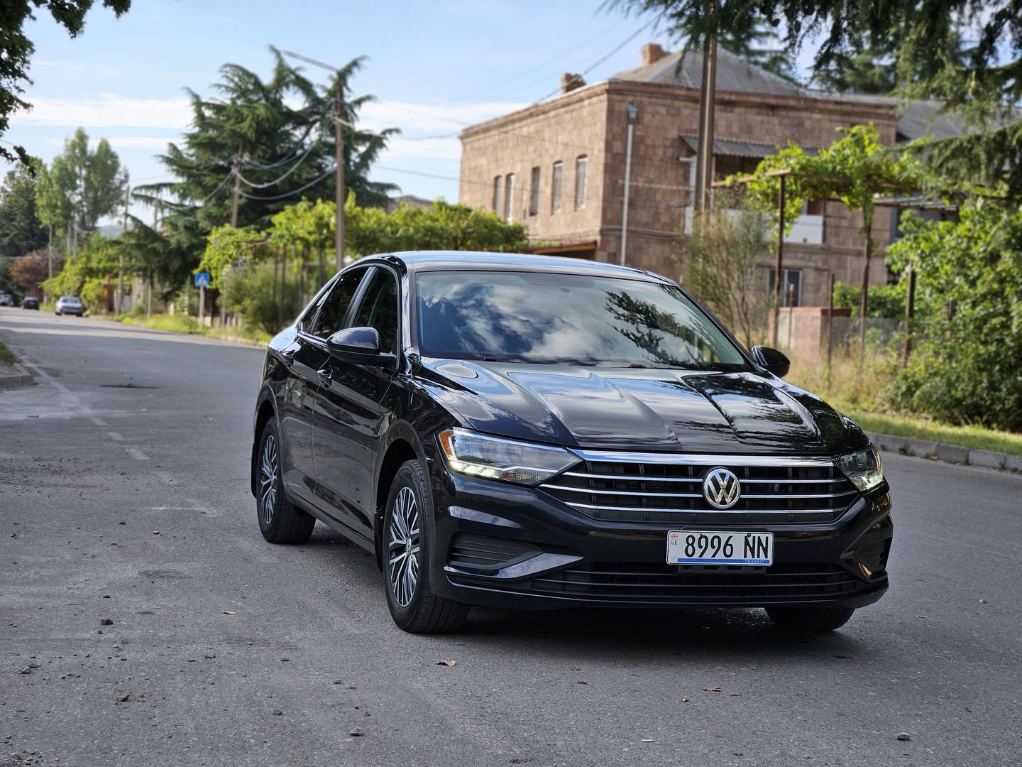 Volkswagen Jetta 2021 — photo 2