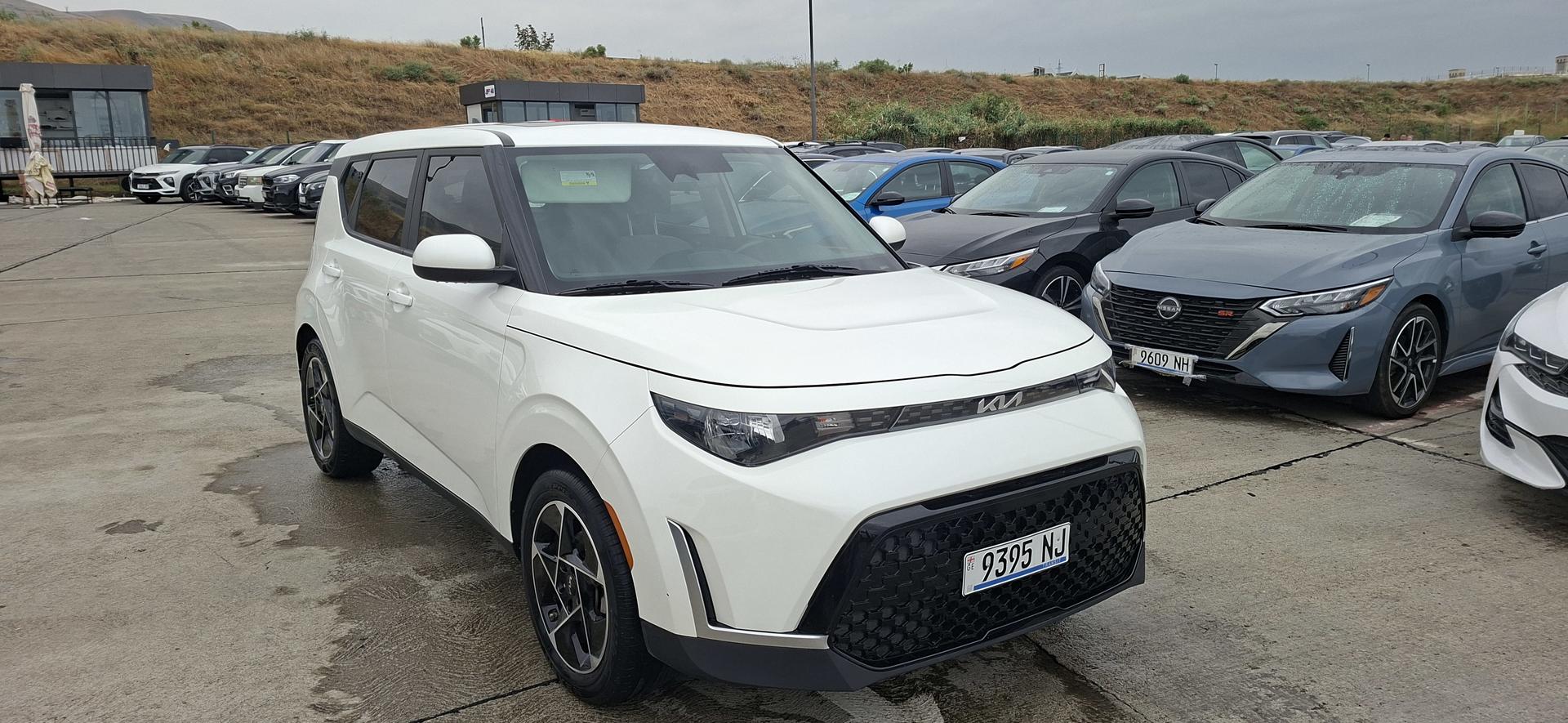 Kia Soul 2023 — photo 2