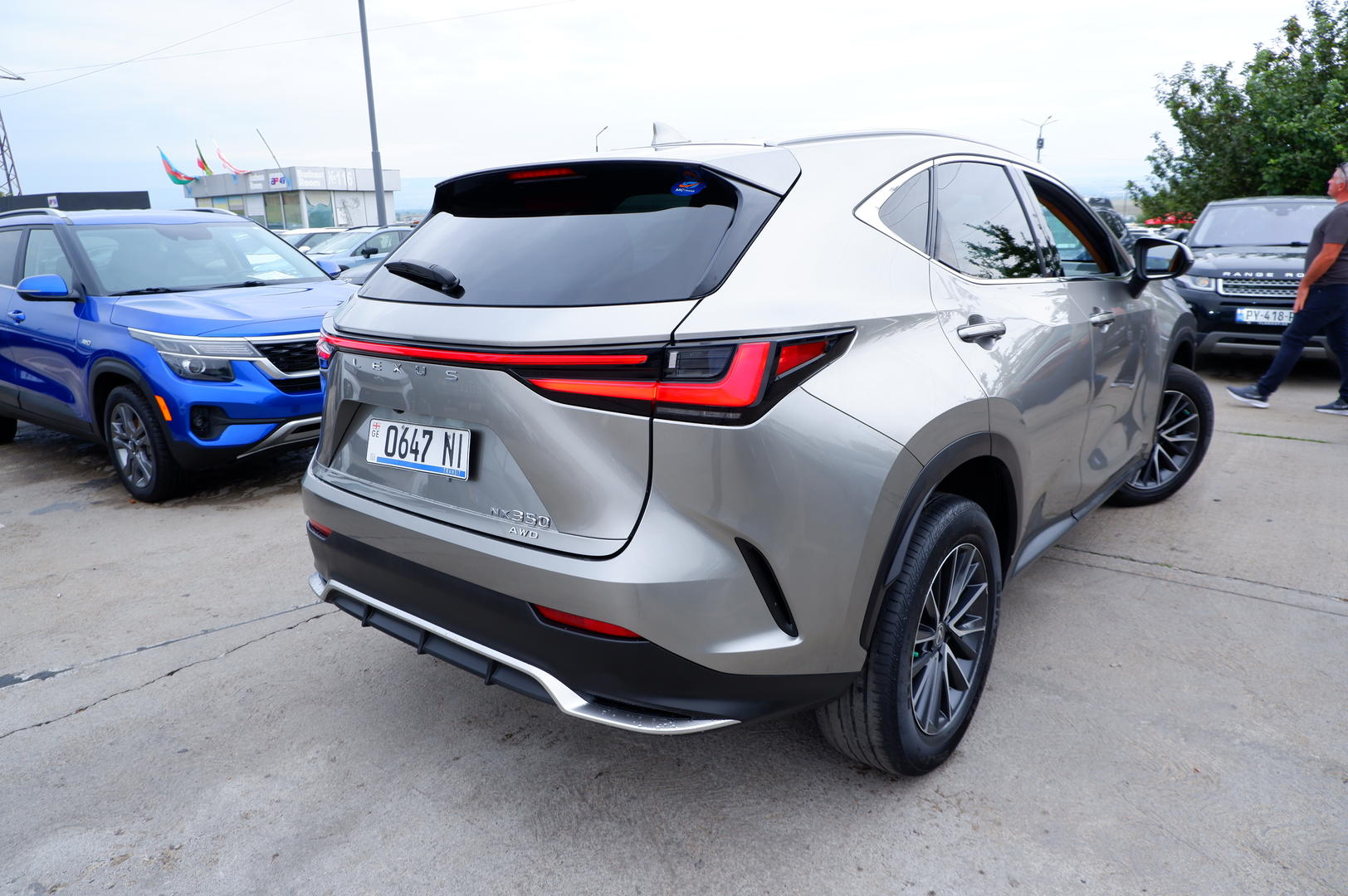 Lexus NX 350 2022 — photo 2