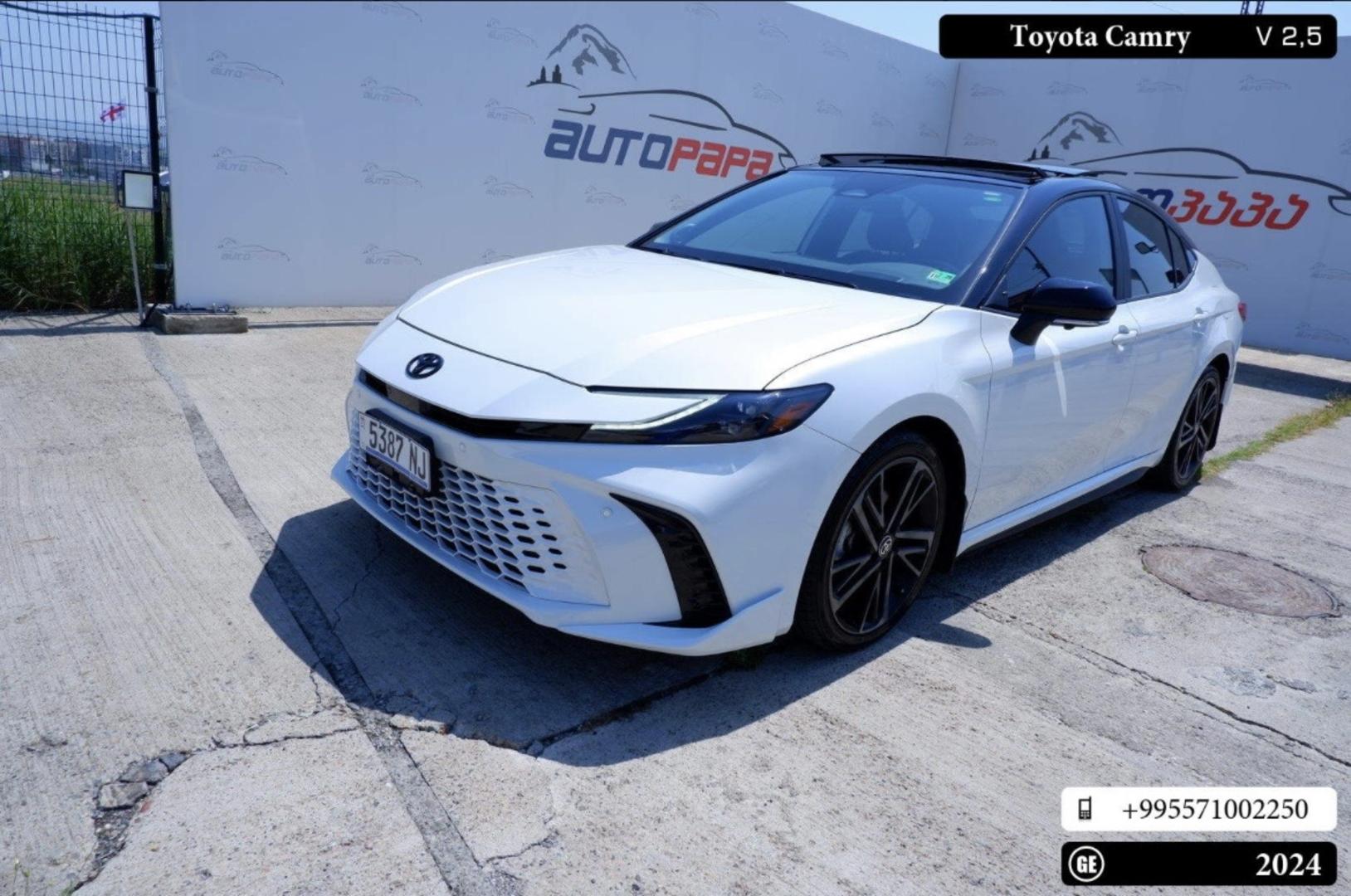 Toyota Camry 2025 — photo 2