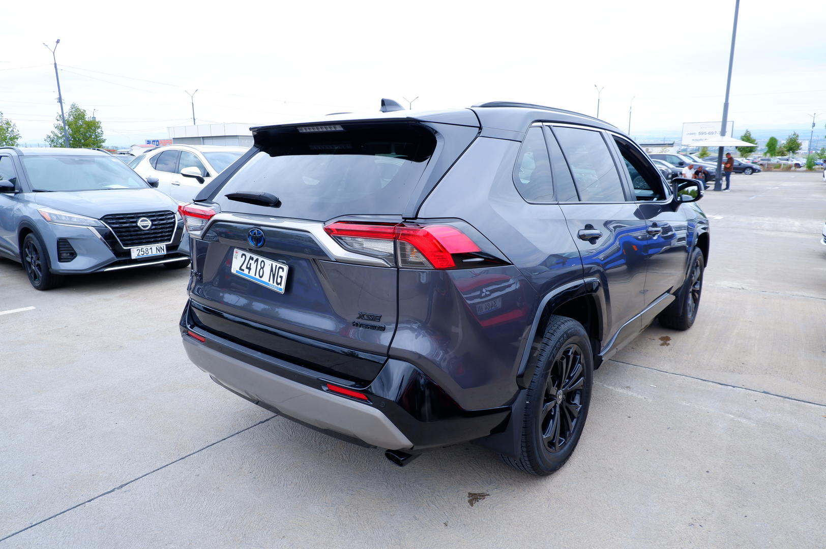 Toyota RAV4 2023 — photo 2