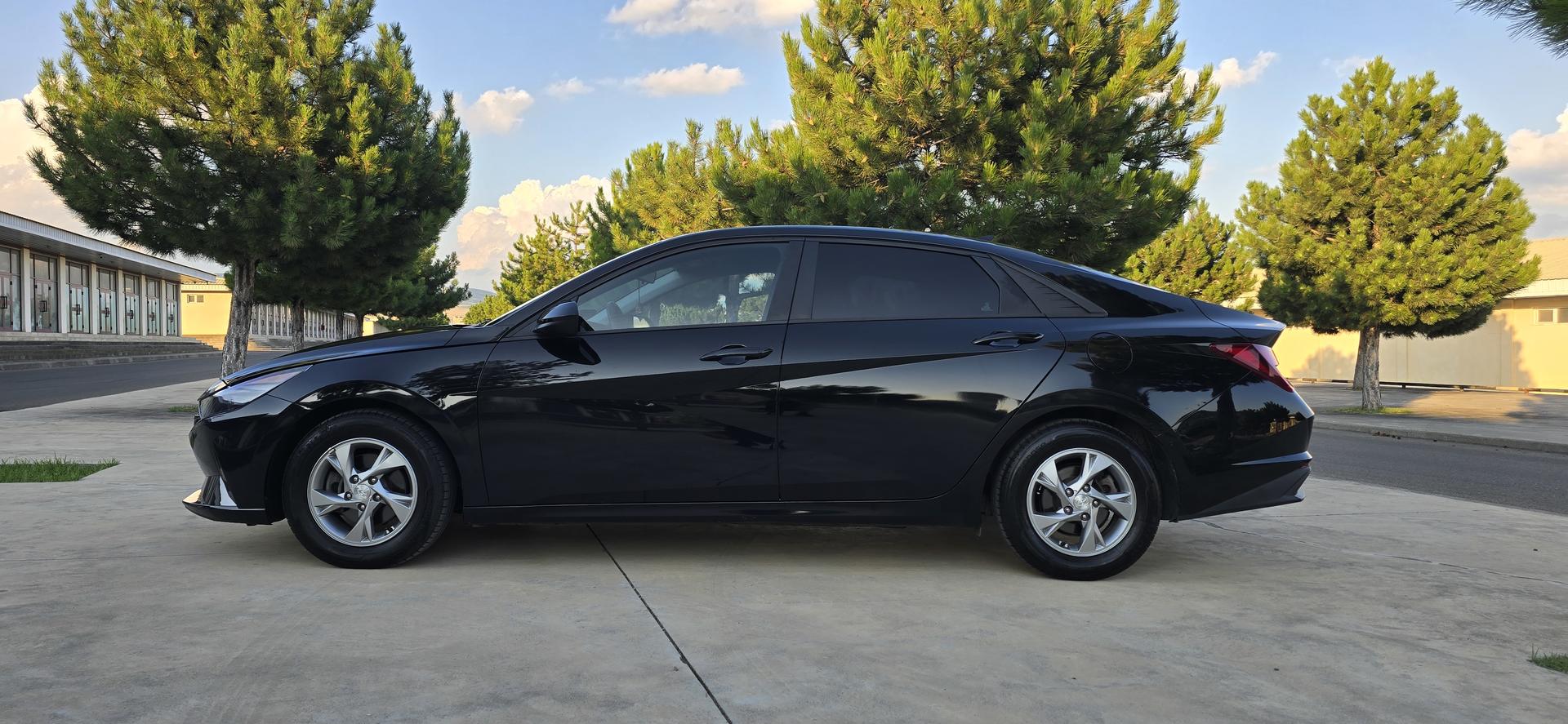 Hyundai Elantra 2021 — photo 2