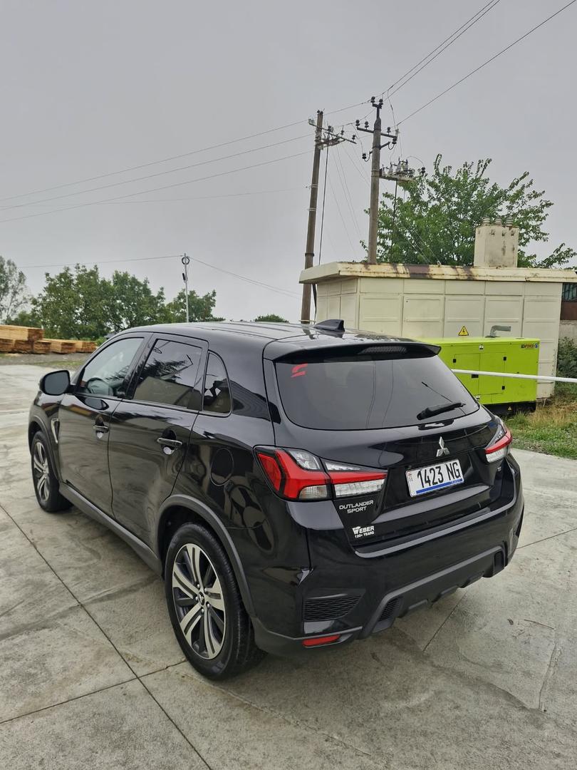 Mitsubishi Outlander Sport 2022 — photo 2