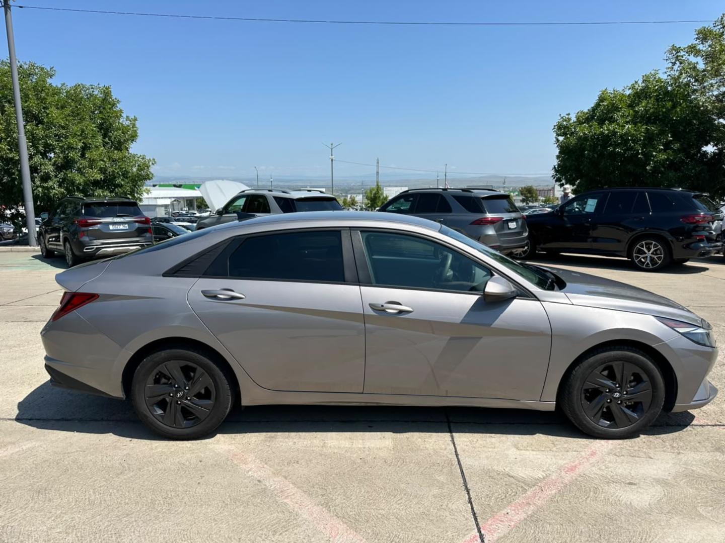 Hyundai Elantra 2021 — photo 2