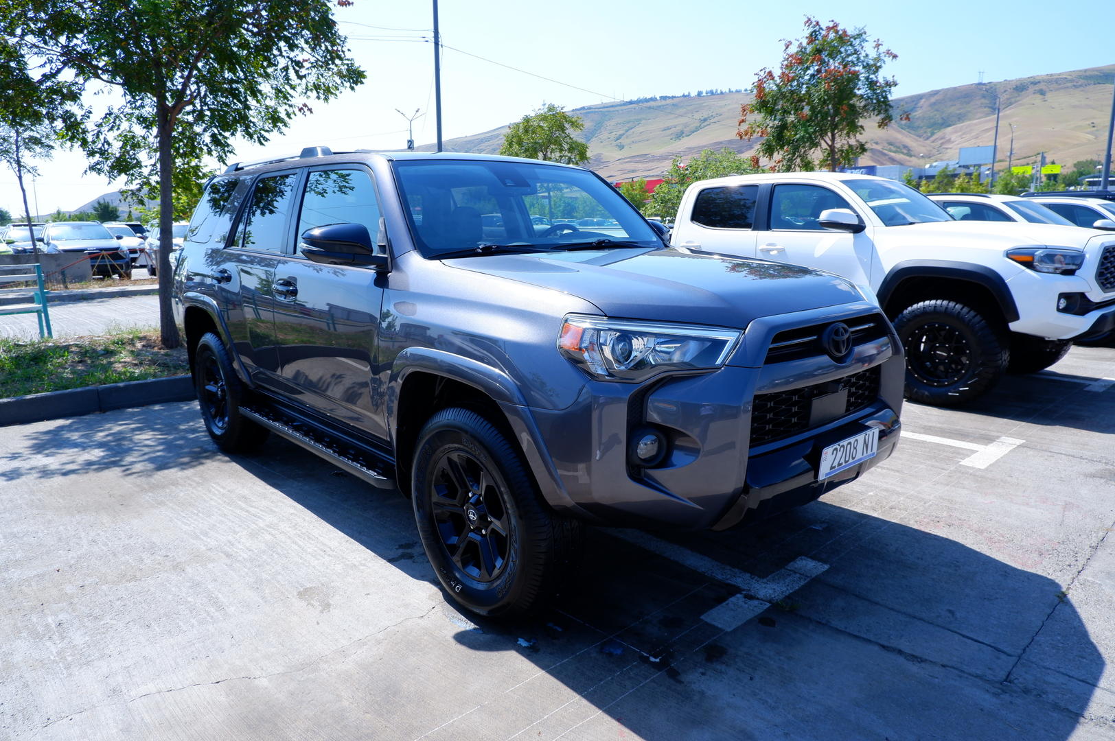 Toyota 4Runner 2022 — photo 2
