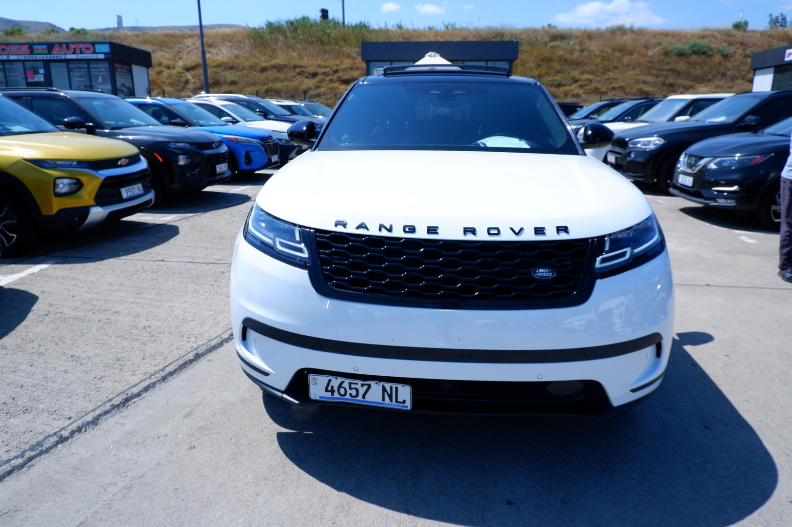 Land Rover Range Rover Velar 2022 — photo 2