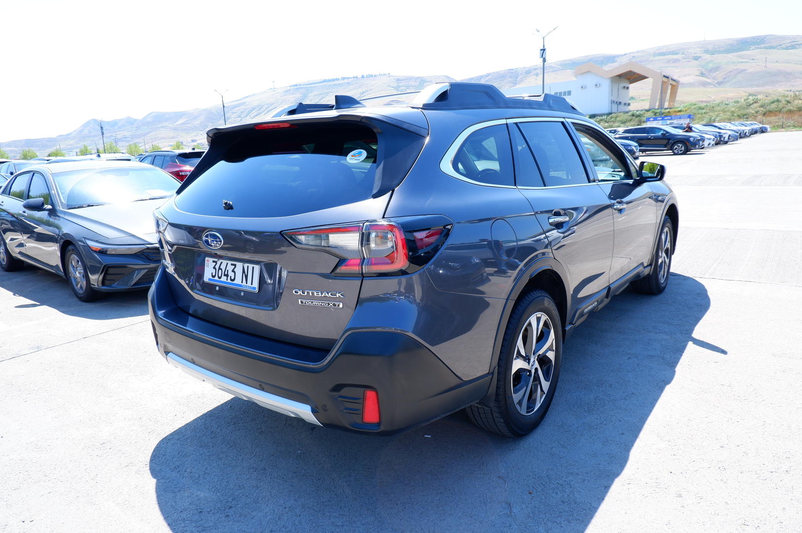 Subaru Outback 2019 — photo 2