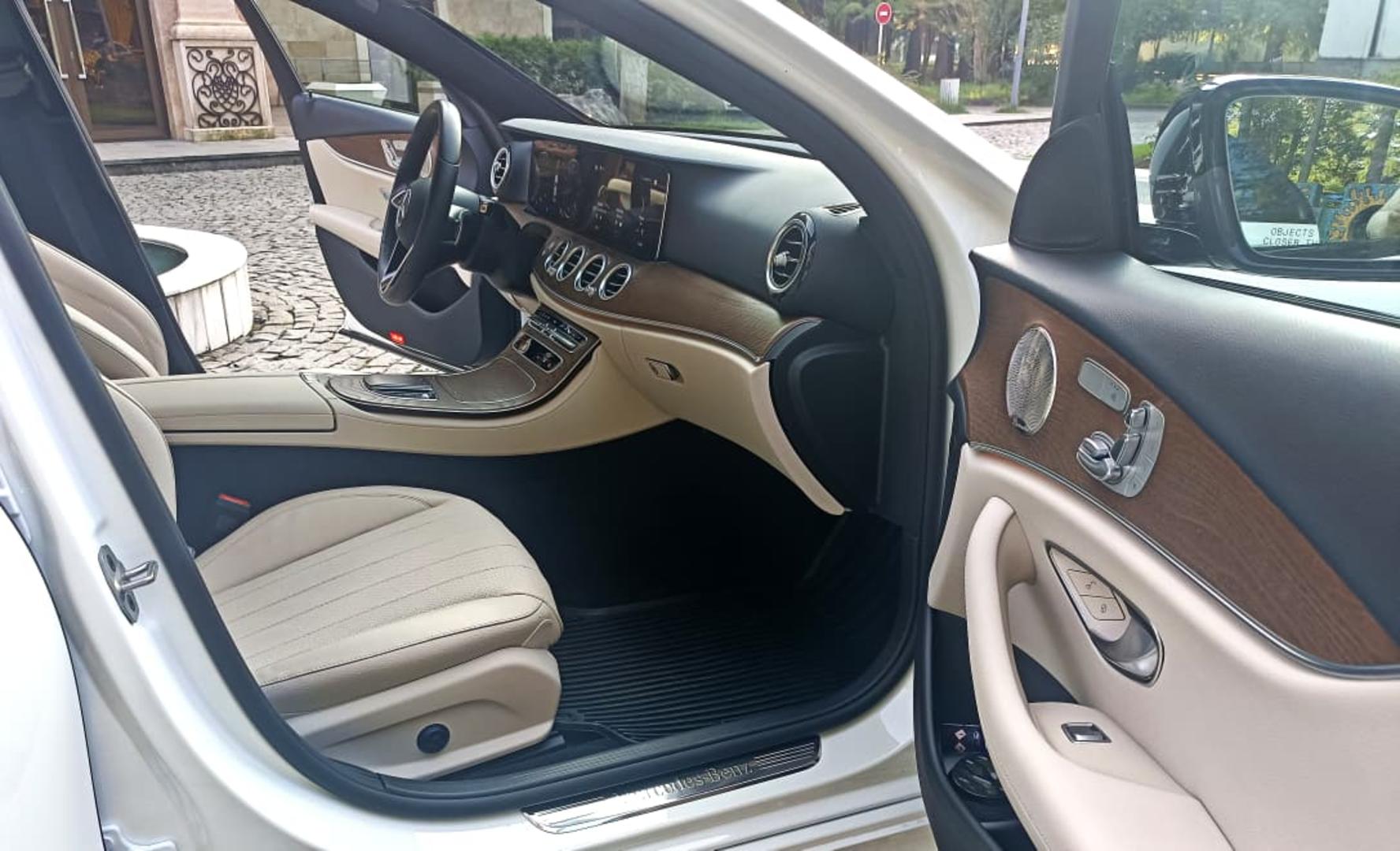 Mercedes-Benz E 350 2022 — photo 2